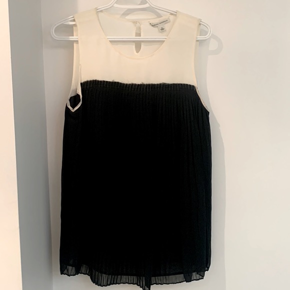 Banana Republic - Picture 1 of 4